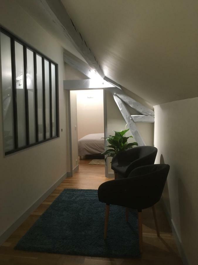 Au Tilleul Apartamento Mezieres-sur-Seine Exterior foto