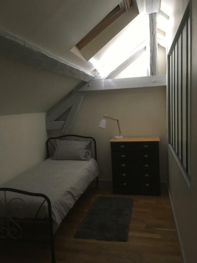 Au Tilleul Apartamento Mezieres-sur-Seine Exterior foto
