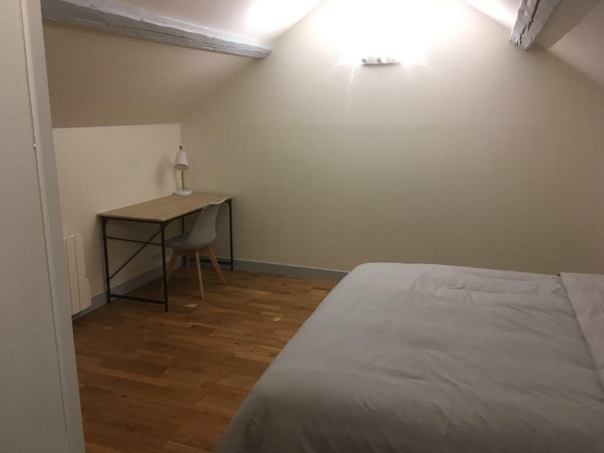 Au Tilleul Apartamento Mezieres-sur-Seine Exterior foto