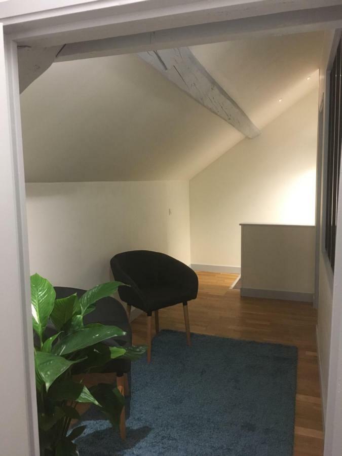 Au Tilleul Apartamento Mezieres-sur-Seine Exterior foto